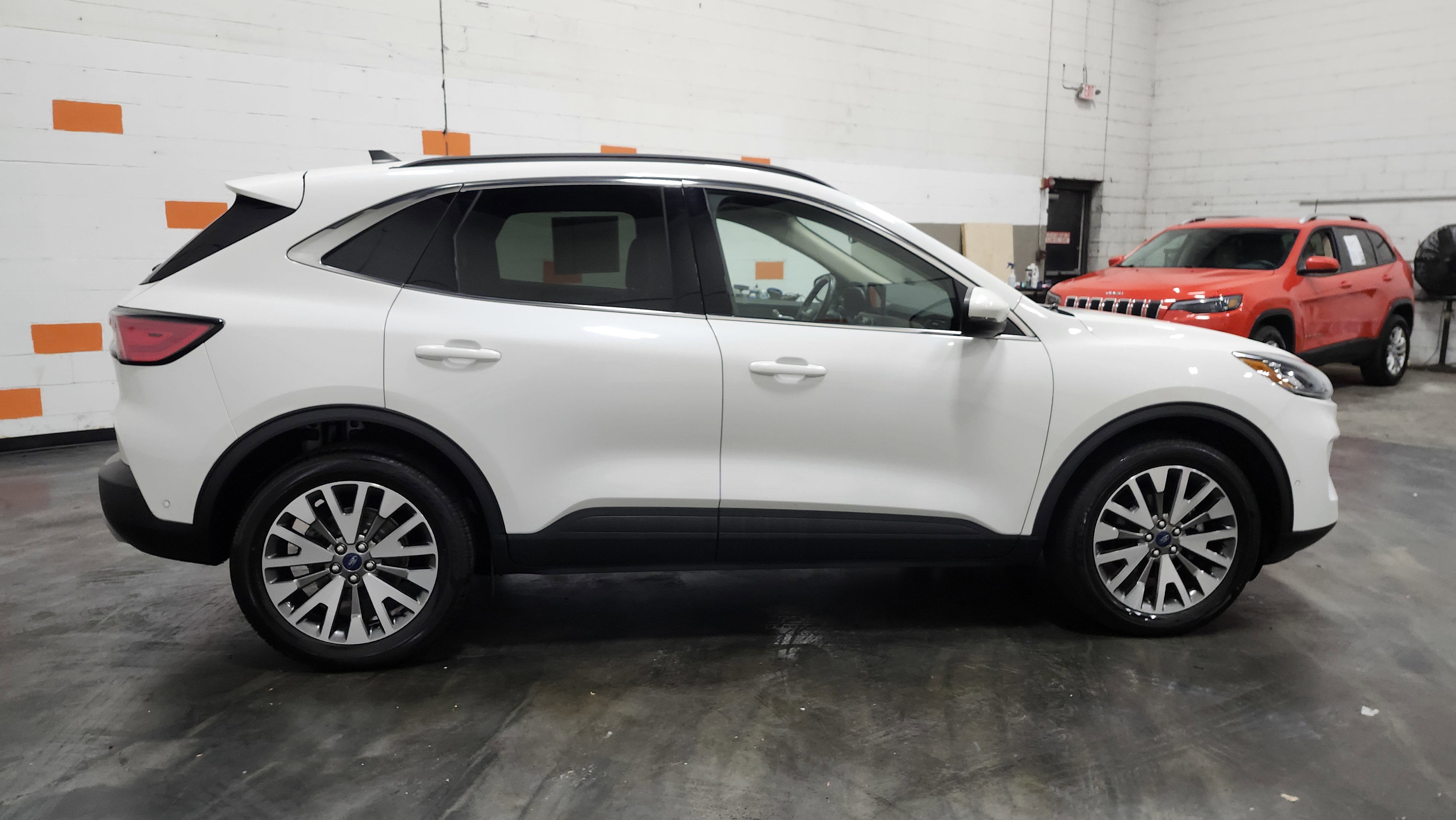 Used 2020 Ford Escape Titanium image 18