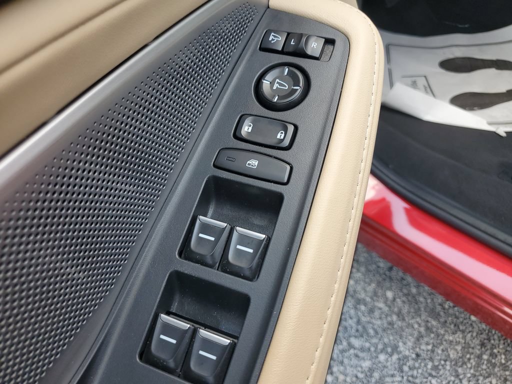 Certified 2025 Acura MDX w/ Technology Package FWD image 20