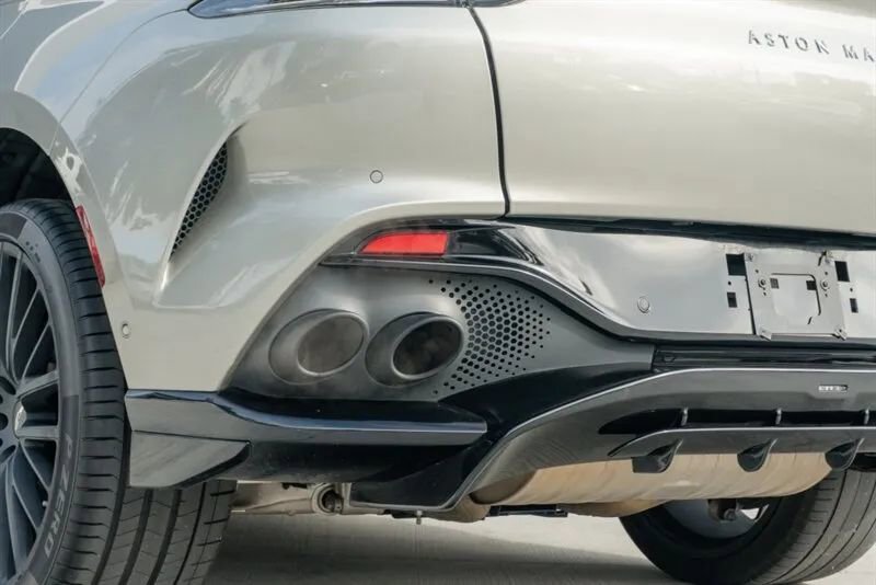 Used 2023 Aston Martin DBX 707 image 17