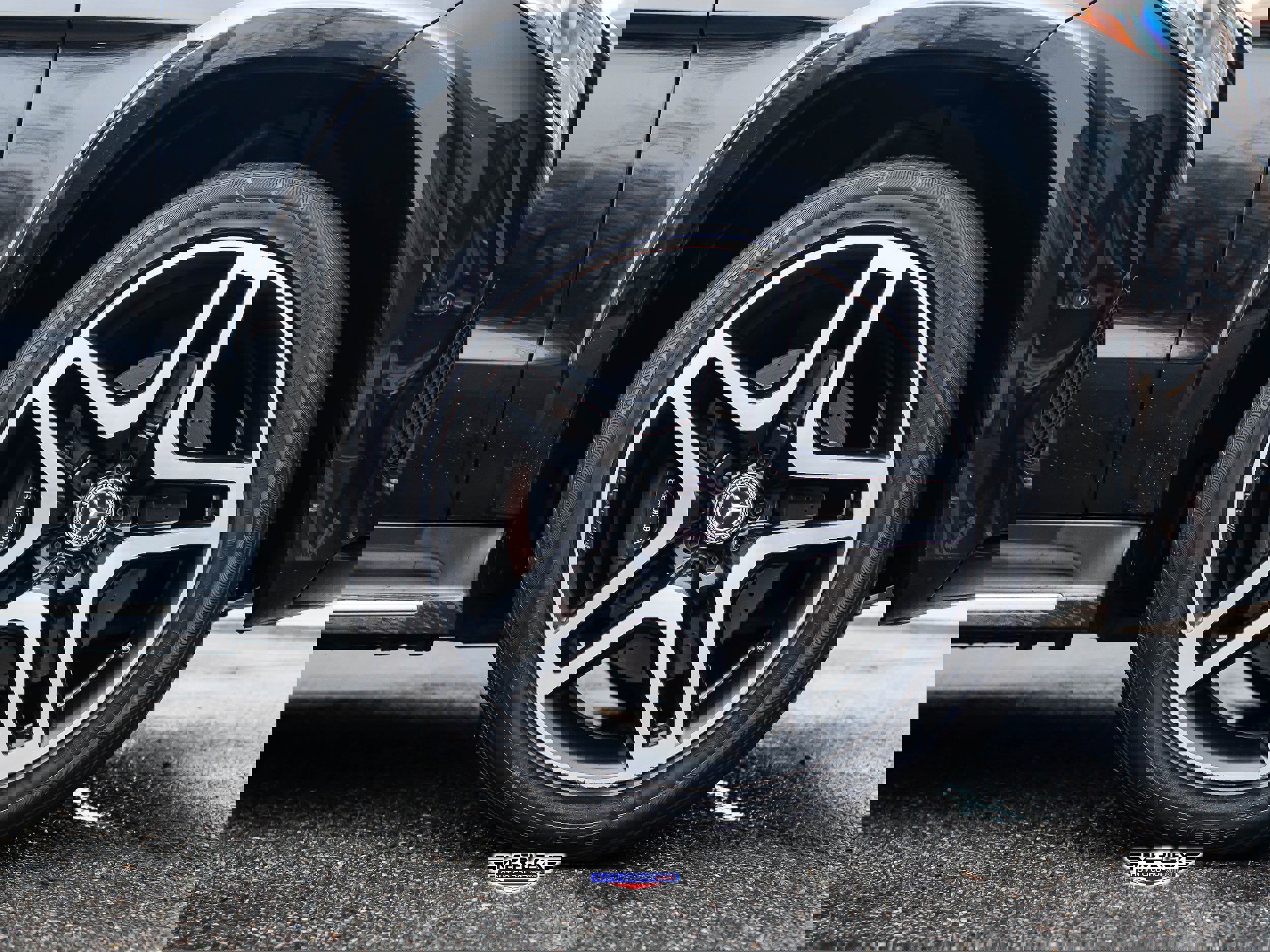 Used 2017 Mercedes-Benz GLS 550 550 4MATIC w/ Driver Assistance Package image 9