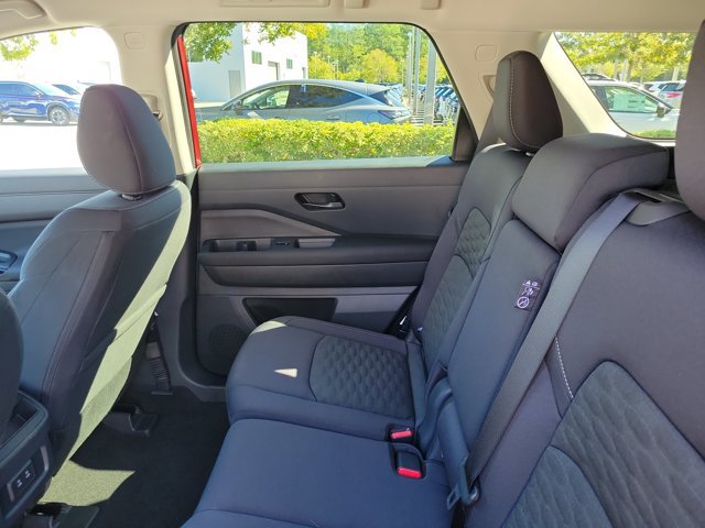 Used 2026 Nissan Pathfinder SV FWD image 13