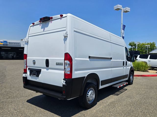 Used 2025 RAM ProMaster 2500 w/ Convenience Group FWD image 4