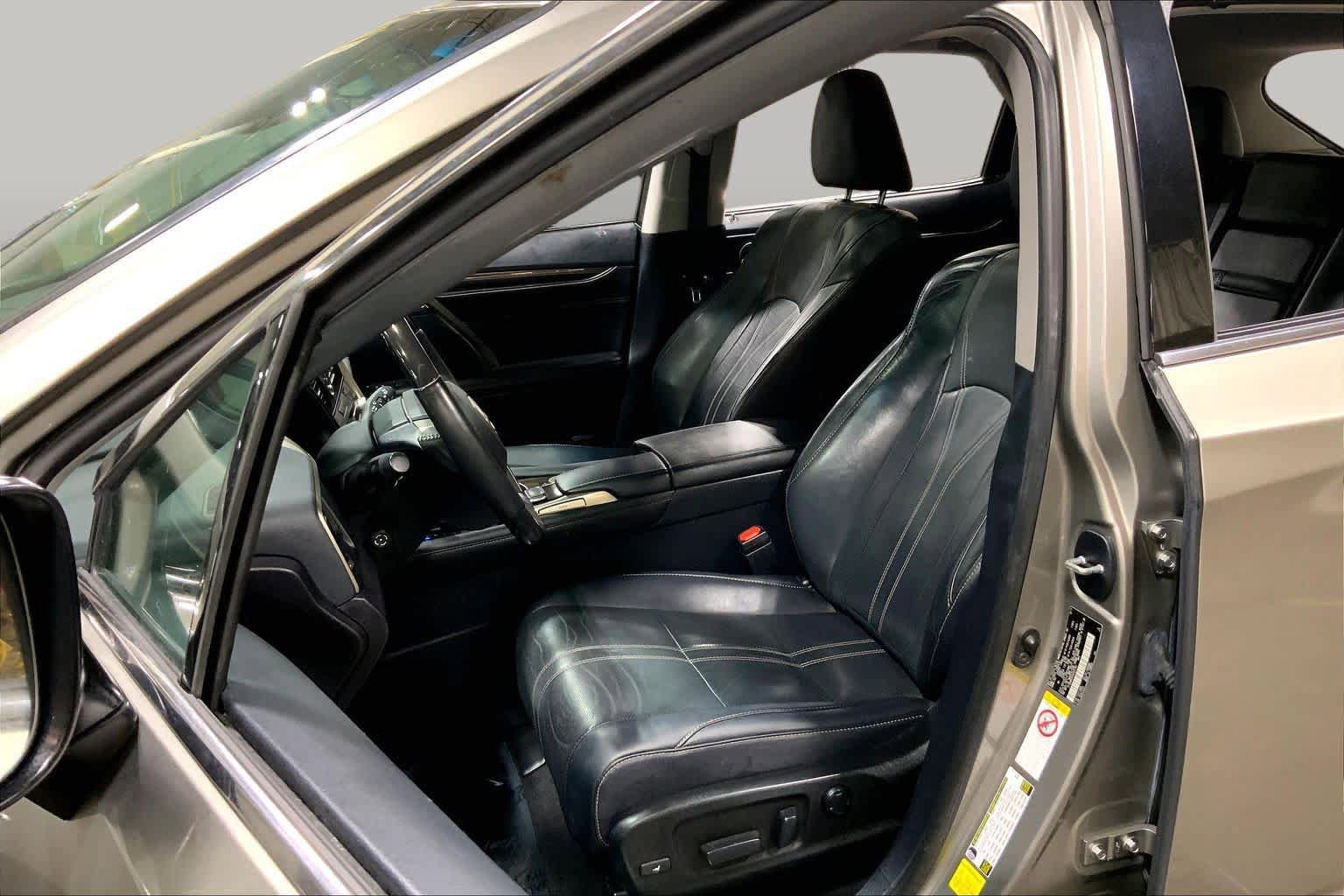 Used 2017 Lexus RX 450h AWD w/ Luxury Package image 8