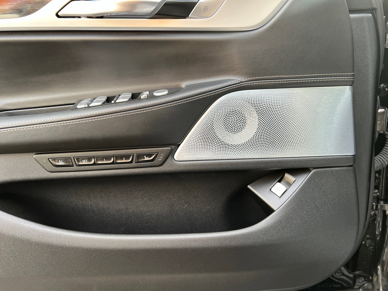 Used 2019 BMW 750i w/ Executive Package image 18