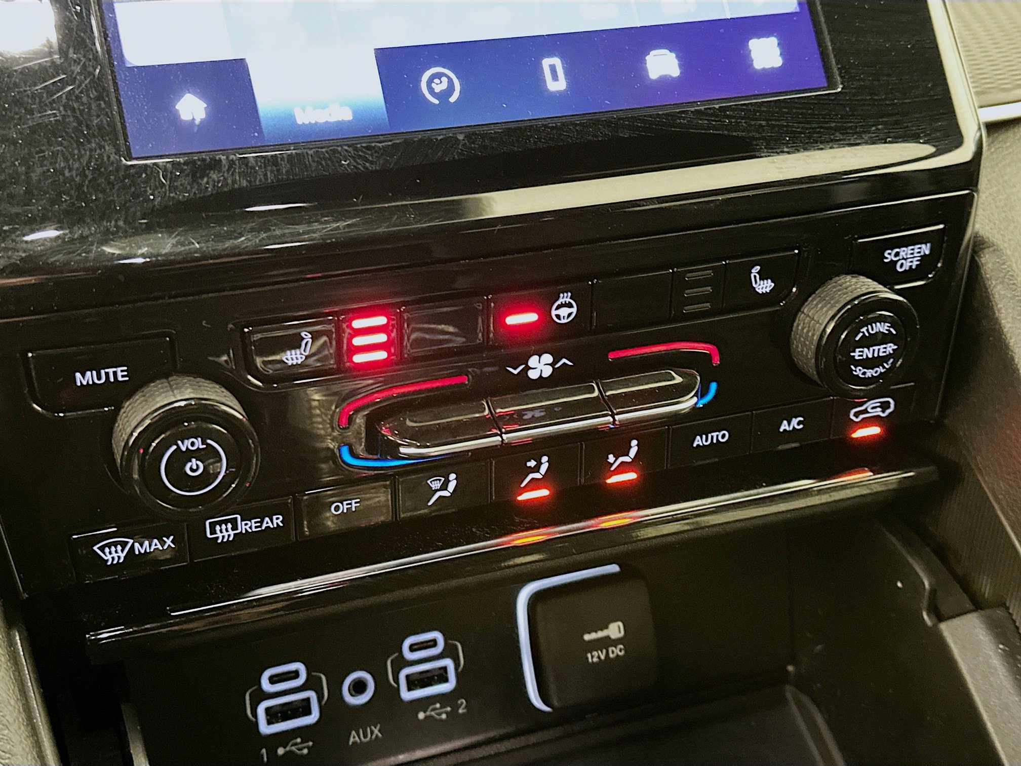 Used 2023 Jeep Grand Cherokee Altitude image 23