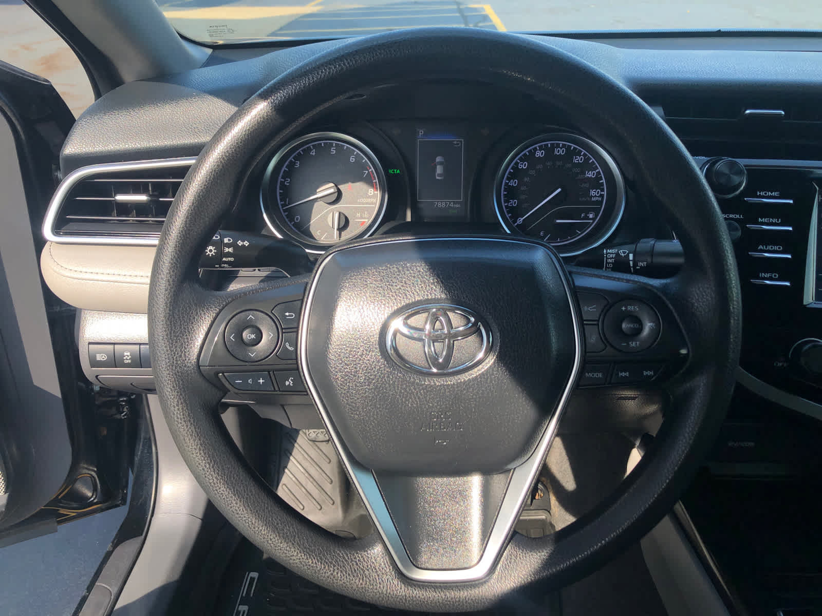 Used 2018 Toyota Camry LE w/ Convenience Package FWD image 12