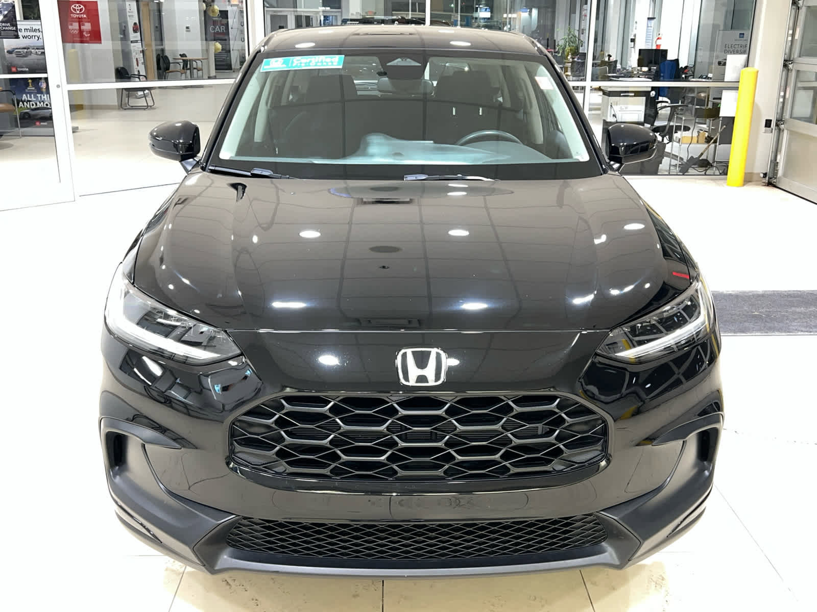 Certified 2024 Honda HR-V LX image 3