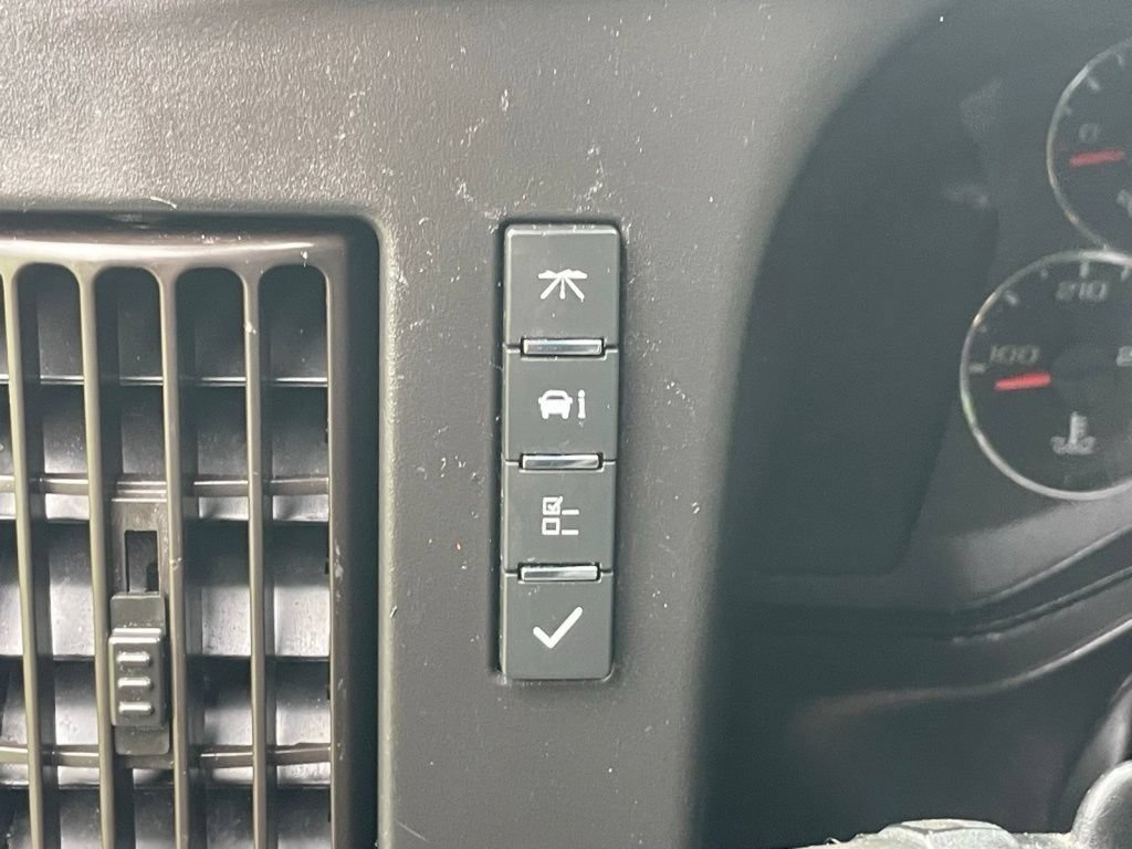 Used 2021 Chevrolet Express 3500 w/ Driver Convenience Package RWD image 27