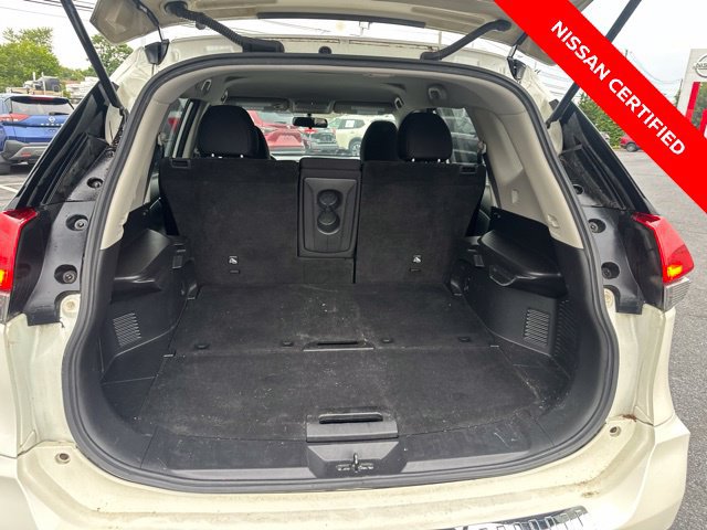 Used 2017 Nissan Rogue SV AWD/4WD image 13