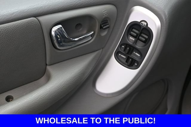 Used 2006 Dodge Grand Caravan SXT FWD image 12