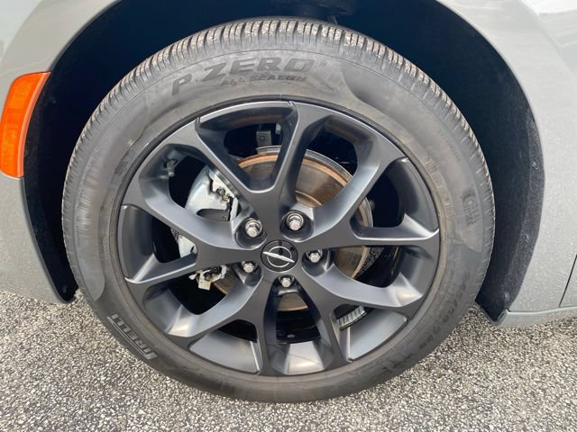Used 2025 Chrysler Pacifica Limited FWD image 10