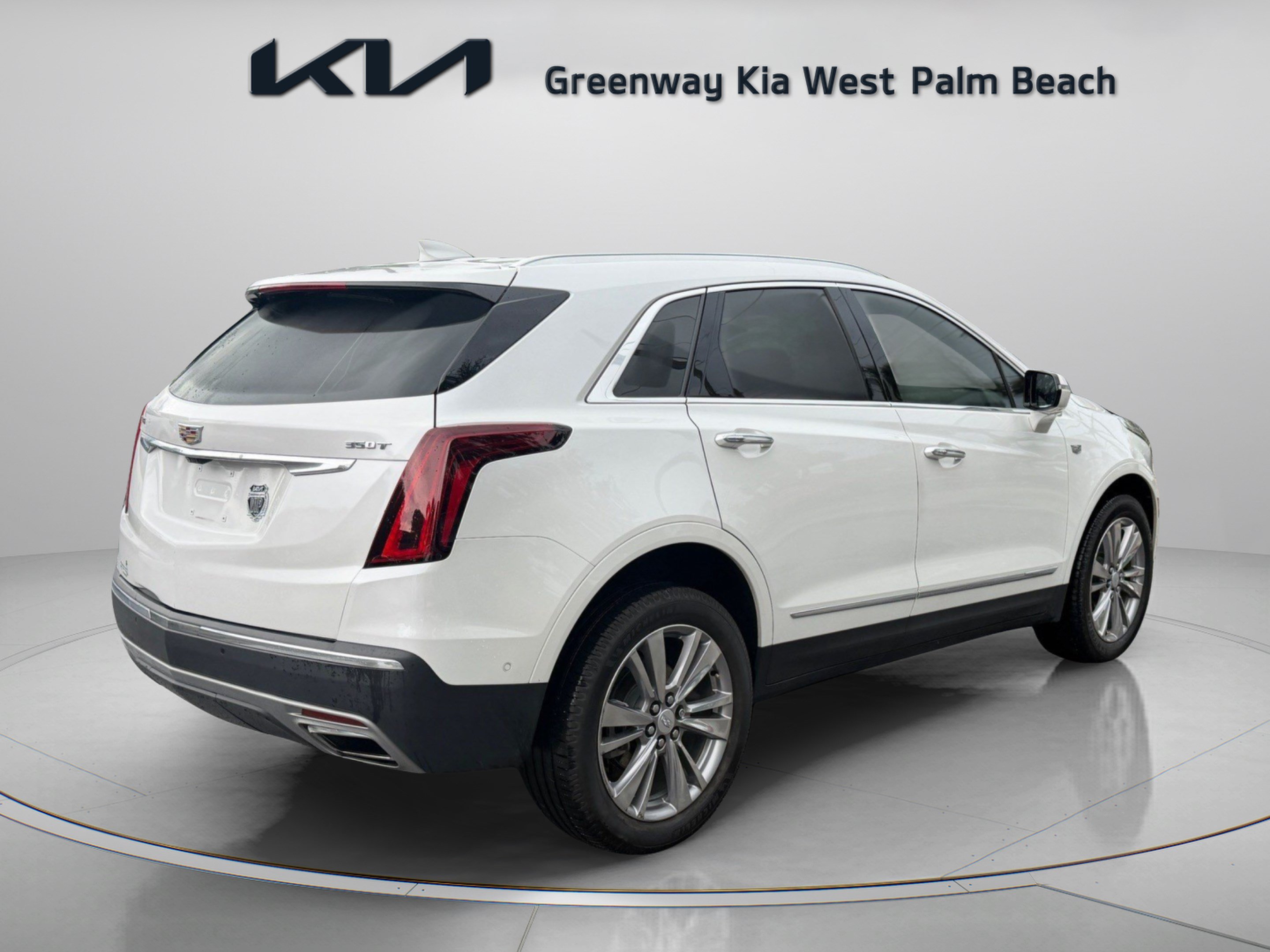 Used 2023 Cadillac XT5 Premium Luxury w/ Technology Package FWD image 7