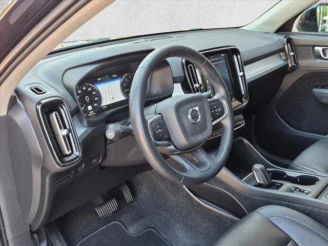 Used 2021 Volvo XC40 T5 Momentum AWD/4WD image 4