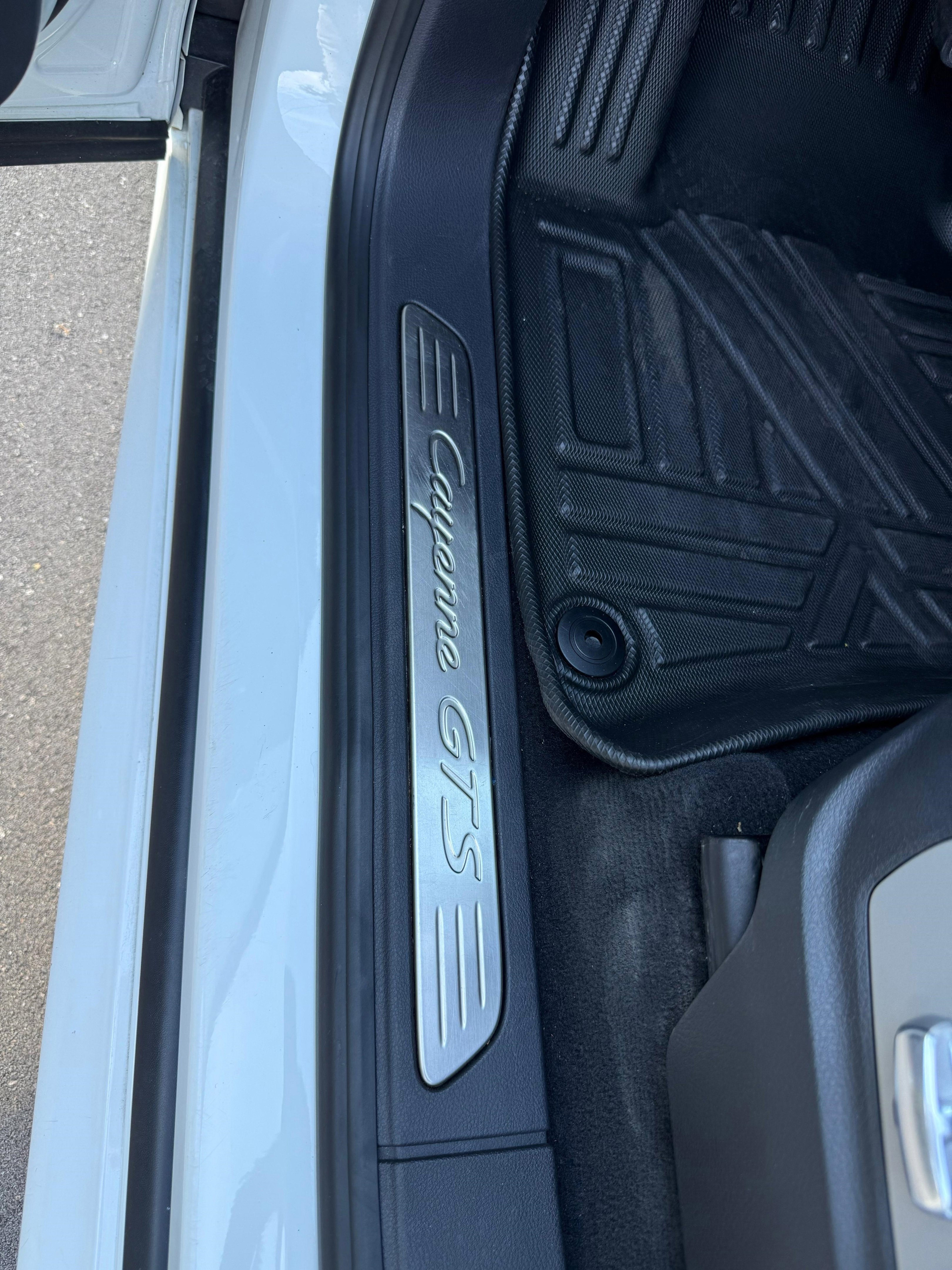 Used 2014 Porsche Cayenne GTS image 25