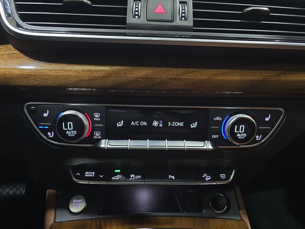 Certified 2024 Audi Q5 e Premium Plus w/ Premium Plus Package AWD/4WD image 25