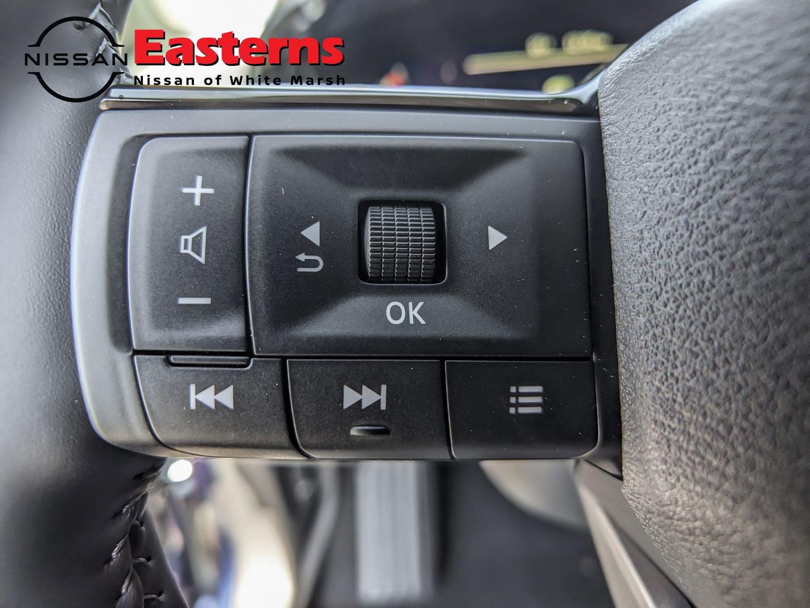 New 2026 Nissan Pathfinder SL image 16