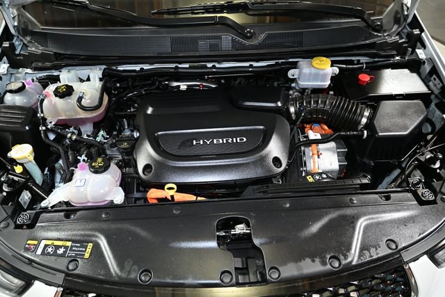 Used 2023 Chrysler Pacifica Limited FWD image 18