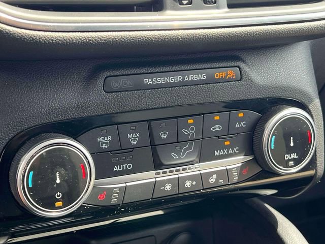 Used 2022 Ford Escape Titanium w/ Titanium Elite Package AWD/4WD image 35