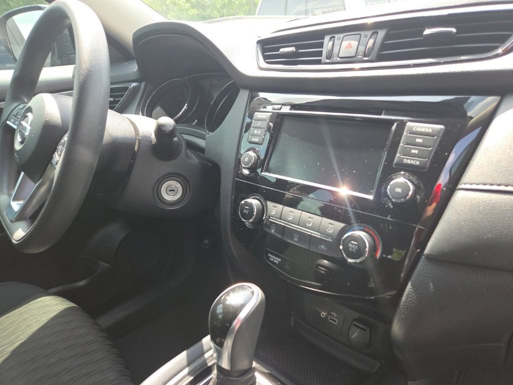 Used 2019 Nissan Rogue S FWD image 10