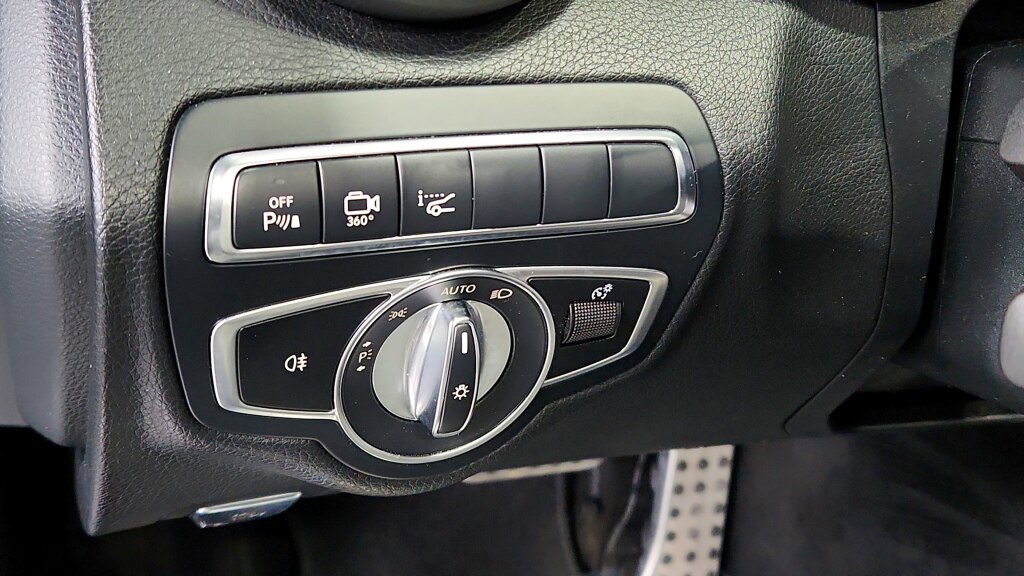 Used 2018 Mercedes-Benz C 63 AMG S w/ Multimedia Package image 19