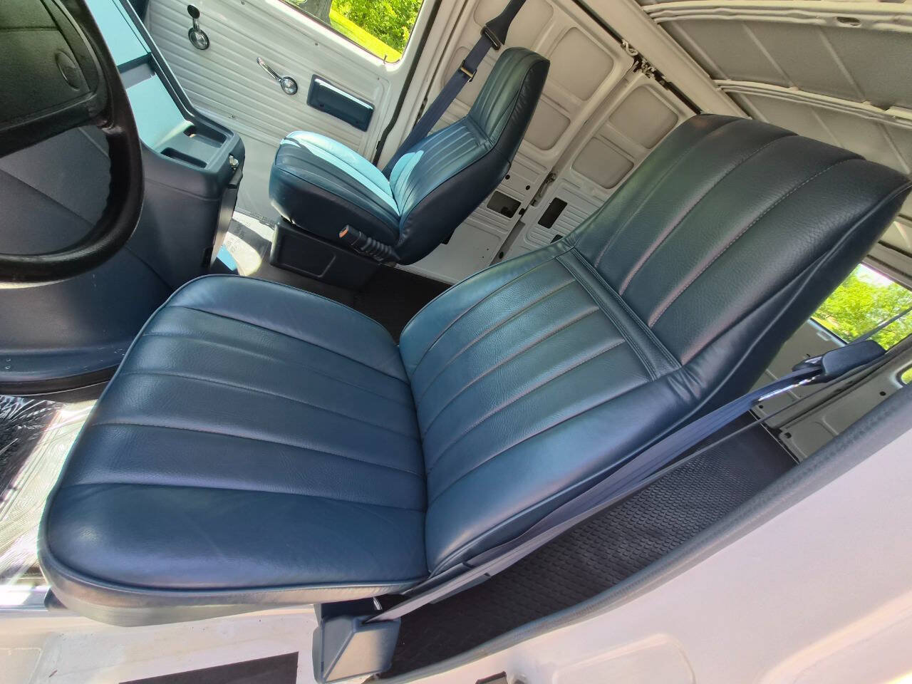 Used 1995 Chevrolet G20 RWD image 10