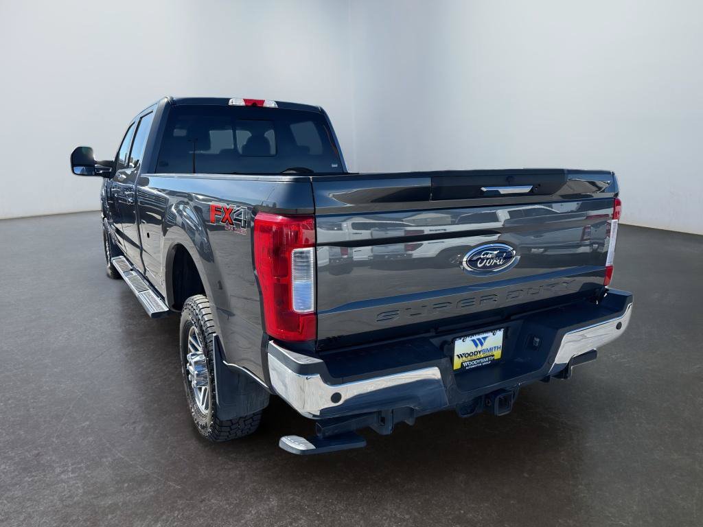Used 2017 Ford F350 Lariat w/ Lariat Value Package AWD/4WD image 3