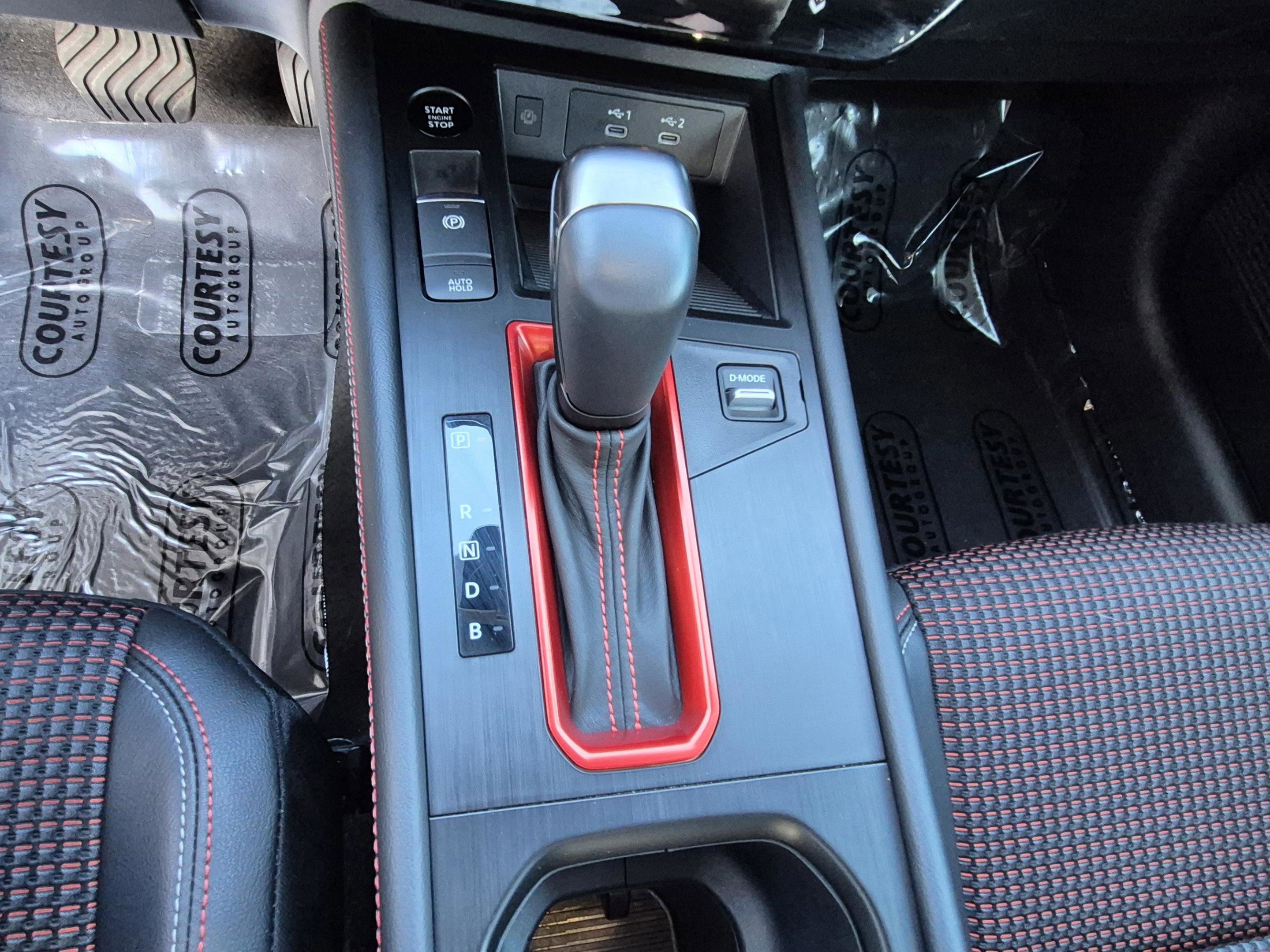 Certified 2025 Nissan Kicks SR FWD image 28