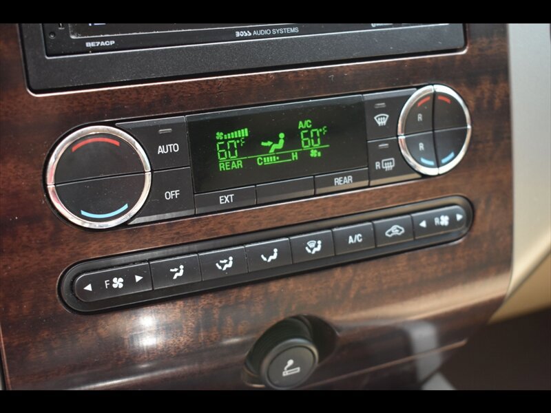 Used 2013 Ford Expedition EL XLT image 11