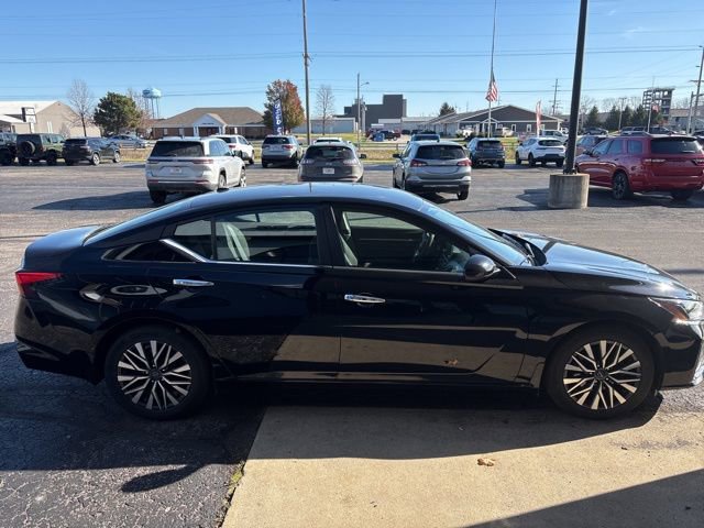 Used 2023 Nissan Altima 2.5 SV image 6