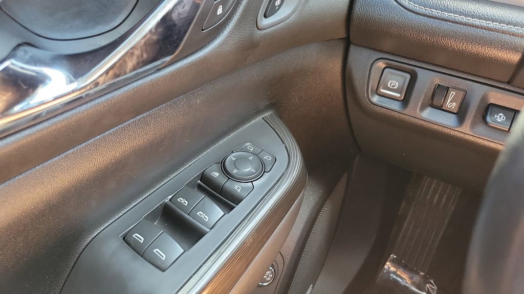 Used 2021 GMC Acadia SLT w/ Technology Package image 32