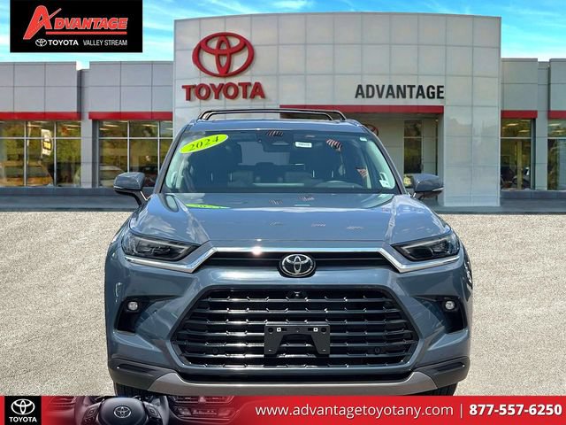 Used 2024 Toyota Grand Highlander AWD image 2