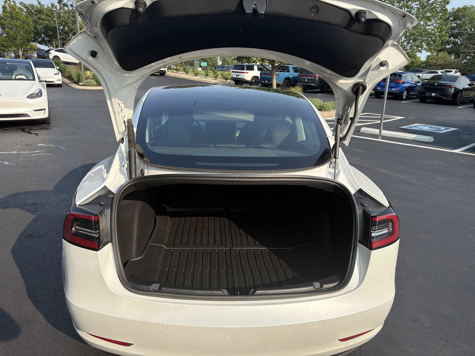 Used 2022 Tesla Model 3 Long Range AWD/4WD image 8