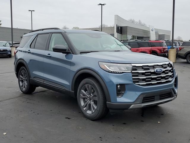 New 2026 Ford Explorer Active w/ Active Comfort Package AWD/4WD image 2