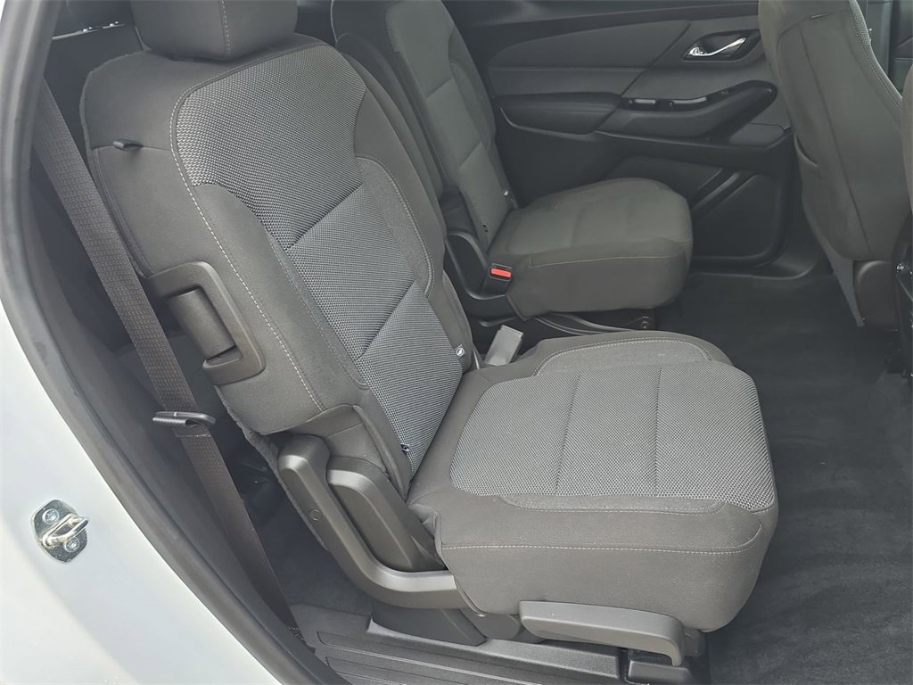 Used 2023 Chevrolet Traverse LT image 28