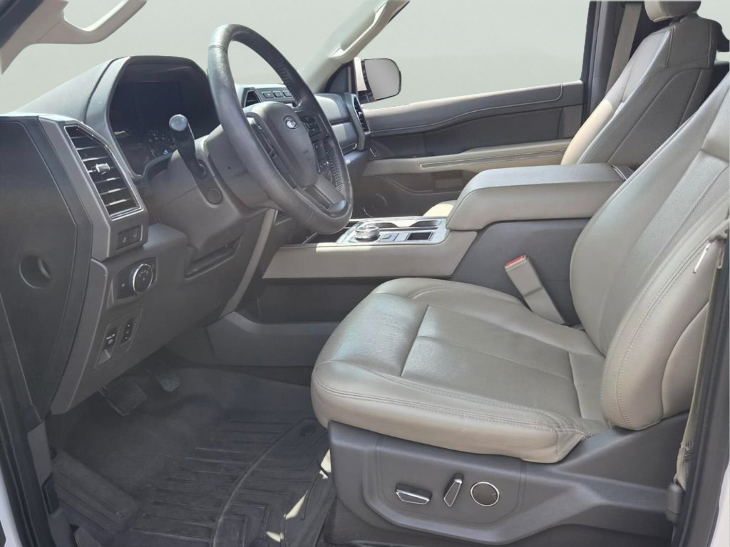 Used 2019 Ford Expedition XLT w/ Equipment Group 202A RWD image 11