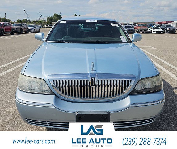 Used 2011 Lincoln Town Car Signature Limited
