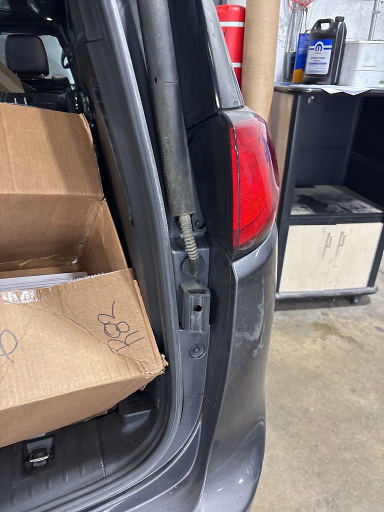Used 2018 Chrysler Pacifica Touring-L Plus image 14