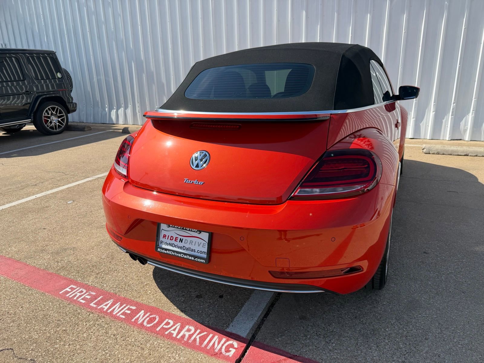 Used 2019 Volkswagen Beetle 2.0T SE w/ SE Premium Package FWD image 4