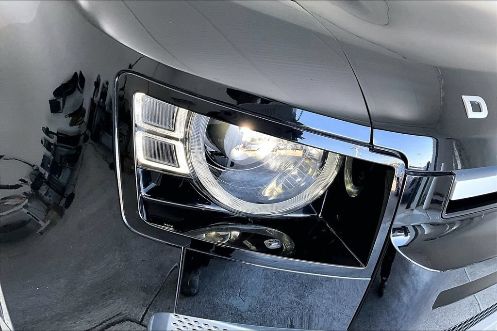 Used 2025 Land Rover Defender 110 S AWD/4WD image 39