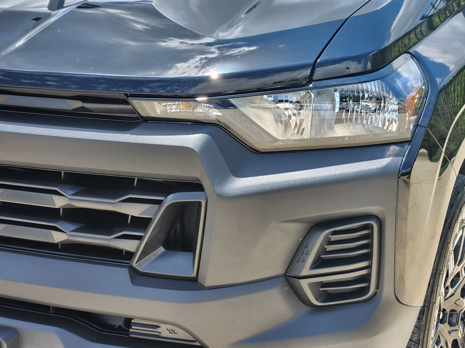 Used 2026 Chevrolet Colorado W/T w/ WT Custom Package RWD image 9