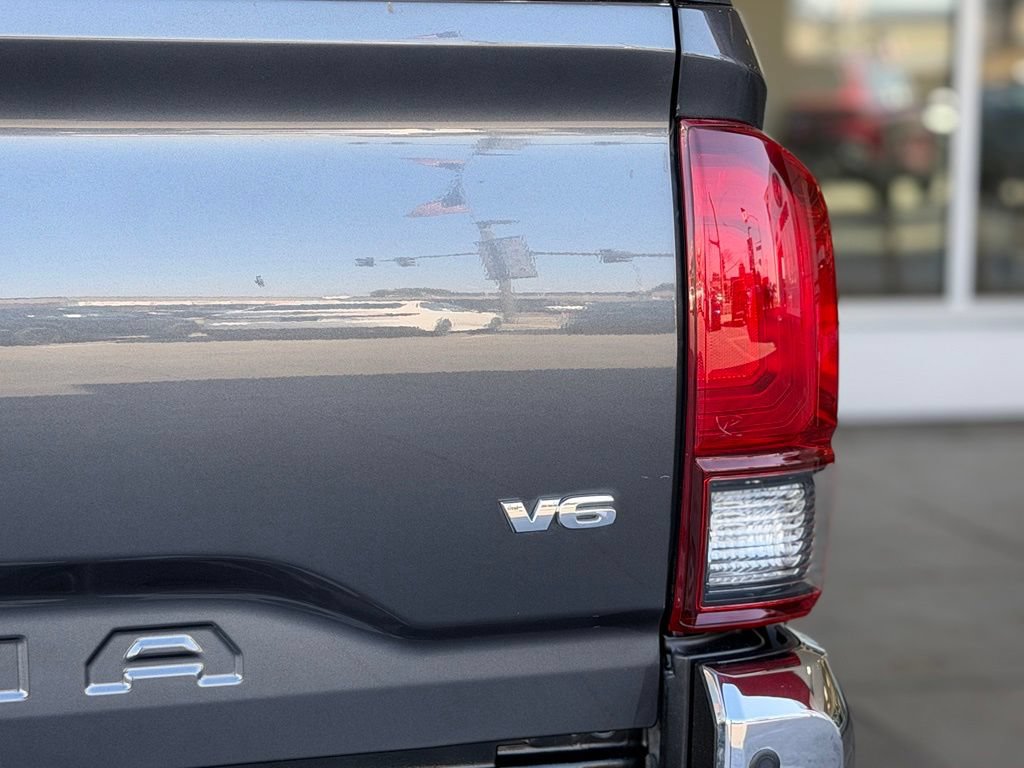 Certified 2019 Toyota Tacoma SR5 AWD/4WD image 13