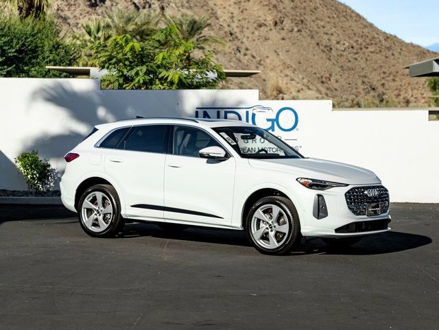 New 2025 Audi Q5 Premium Plus AWD/4WD image 4