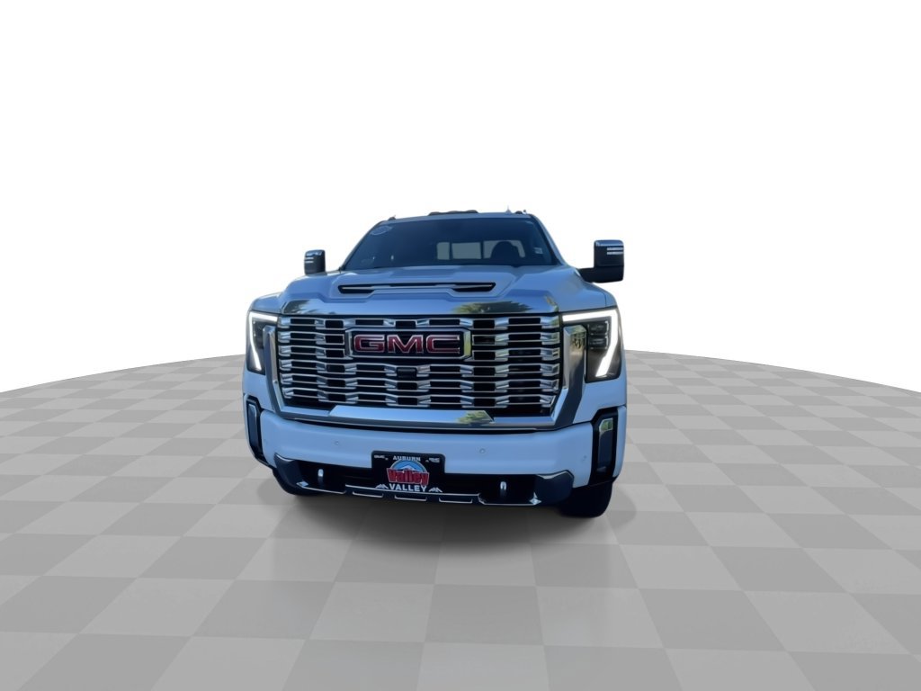 Used 2025 GMC Sierra 3500 Denali w/ Denali Reserve Package AWD/4WD image 4