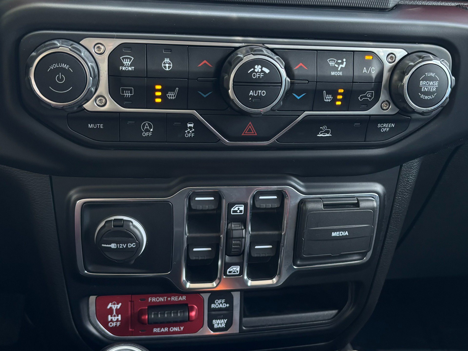 Used 2022 Jeep Gladiator Rubicon w/ LED Lighting Group AWD/4WD image 33