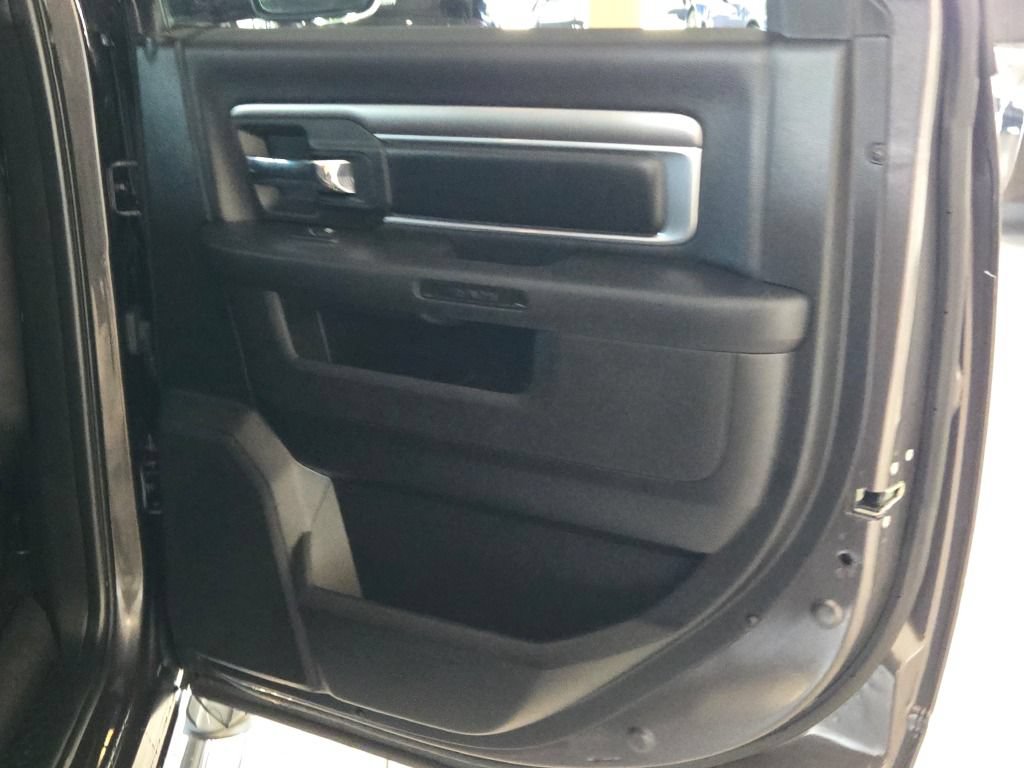 Used 2022 RAM 1500 Warlock AWD/4WD image 9