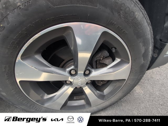 Used 2019 Jeep Cherokee Limited AWD/4WD image 6