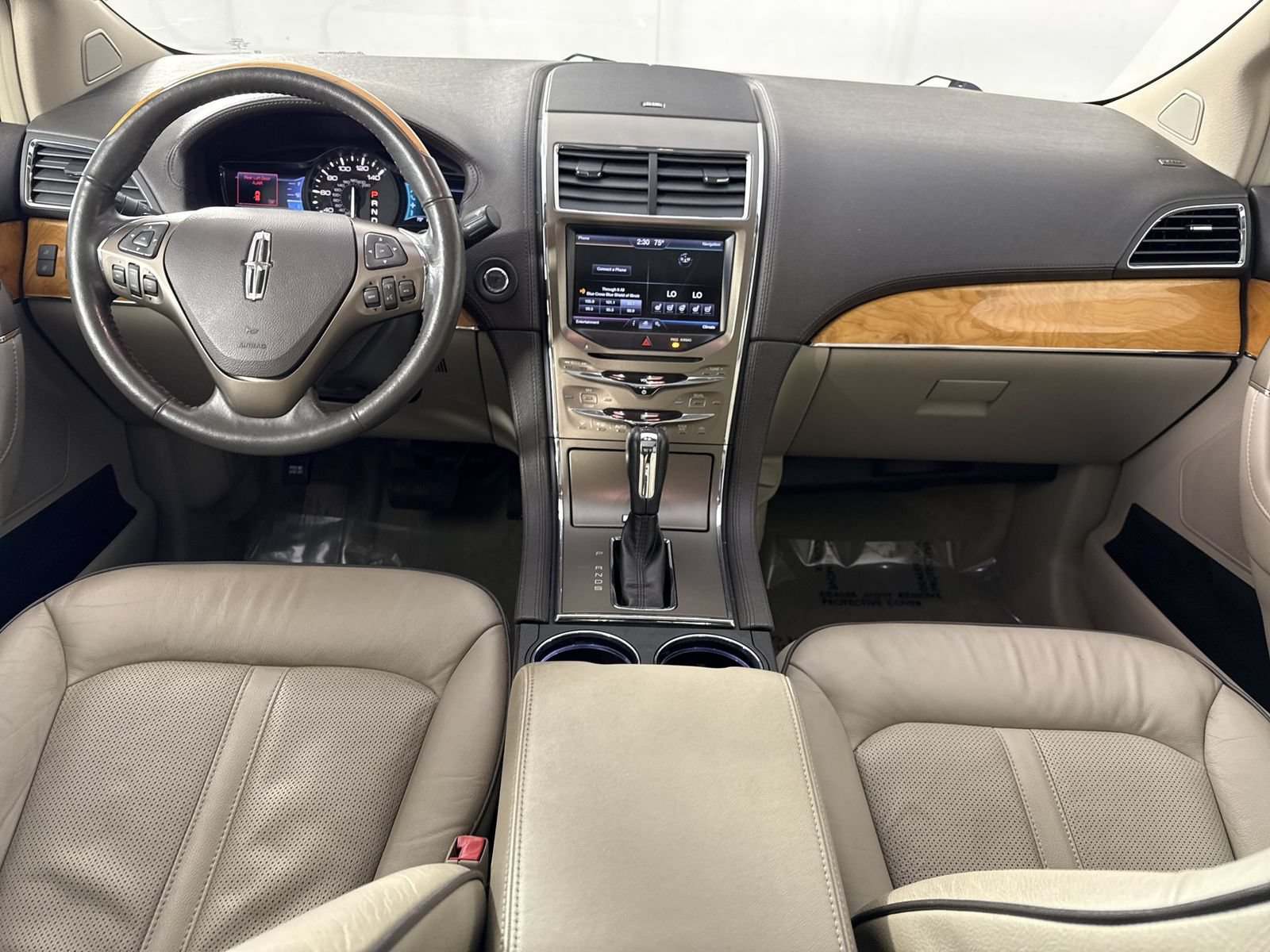 Used 2013 Lincoln MKX AWD image 22