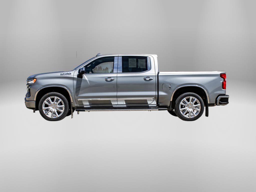 Used 2024 Chevrolet Silverado 1500 High Country w/ High Country Premium Package AWD/4WD image 4