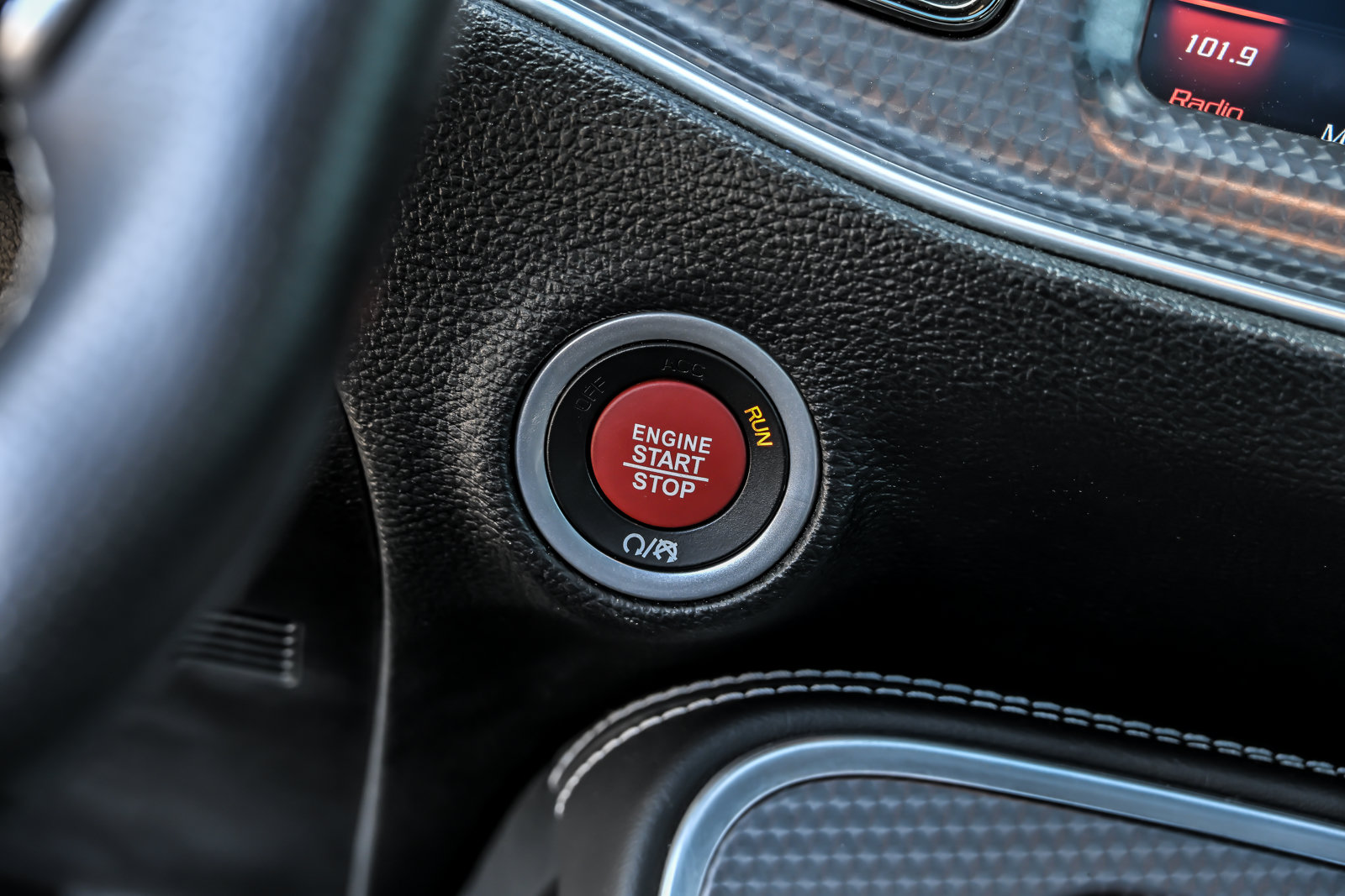 Used 2018 Dodge Challenger SRT Hellcat RWD image 33