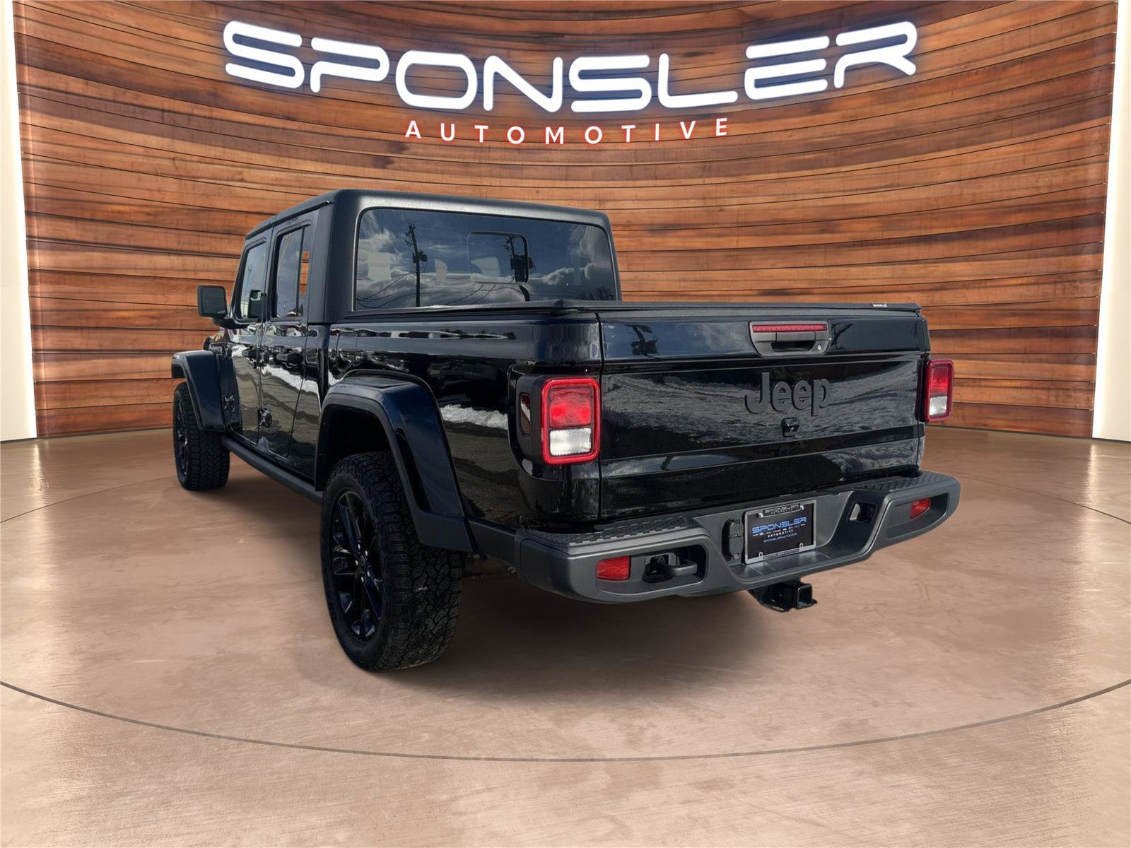 Used 2022 Jeep Gladiator Willys image 3
